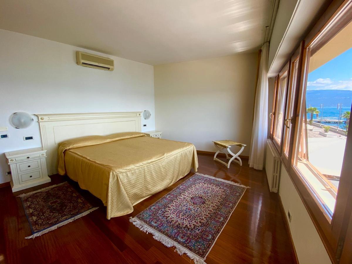 Camere Al Veliero Gardone Riviera Luaran gambar