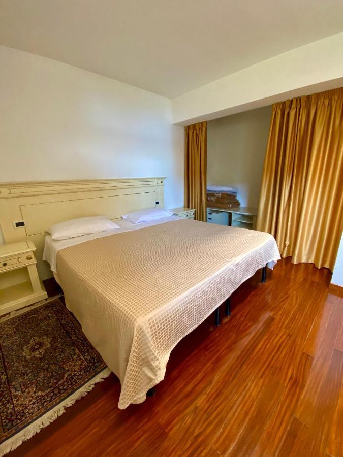 Camere Al Veliero Gardone Riviera Luaran gambar