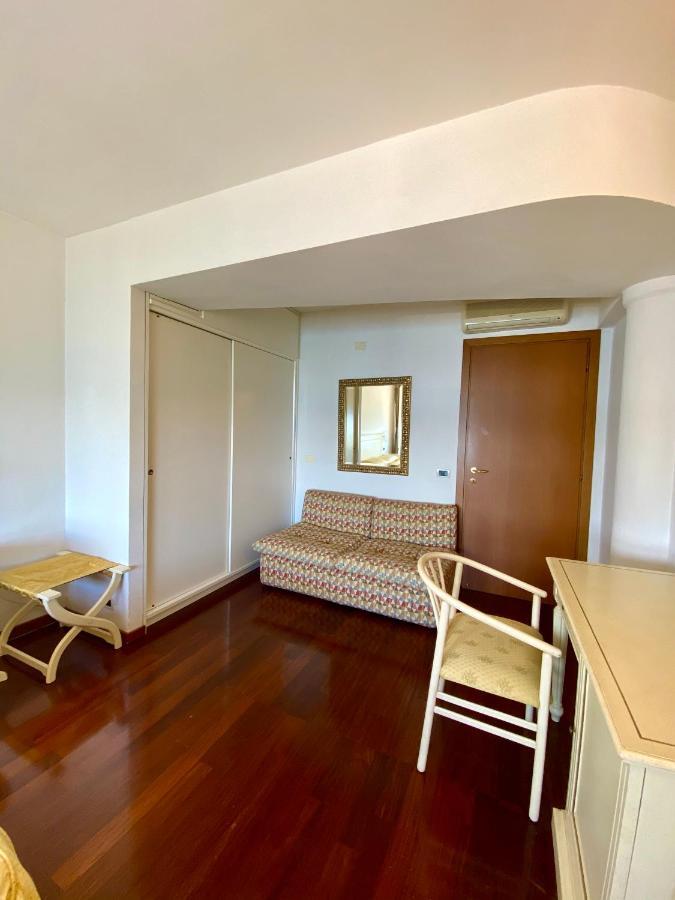Camere Al Veliero Gardone Riviera Luaran gambar