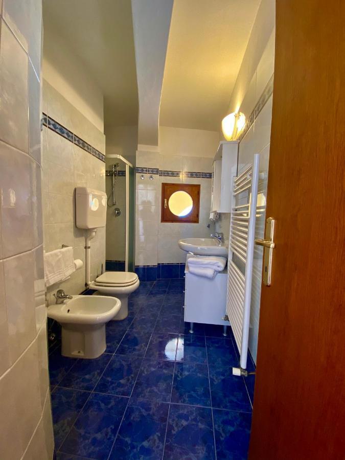 Camere Al Veliero Gardone Riviera Luaran gambar