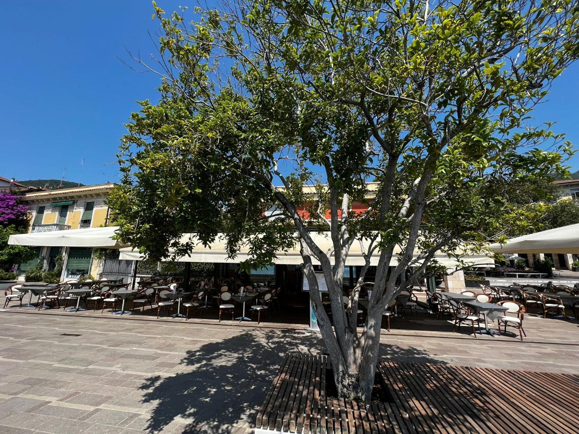 Camere Al Veliero Gardone Riviera Luaran gambar